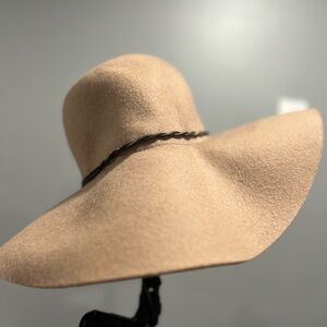 Elegant Tan Wide-Brim Hat